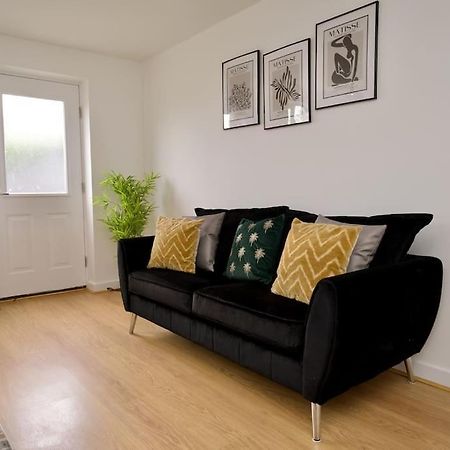 考文垂Highley'S Nest - Fully Furnished Gem, Free Private Parking, Sky Tv & Netflix别墅 外观 照片